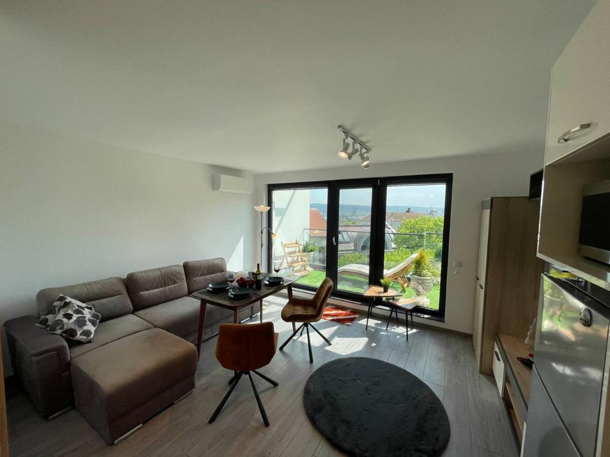 Panoramic In With Underground Parking Apartament *